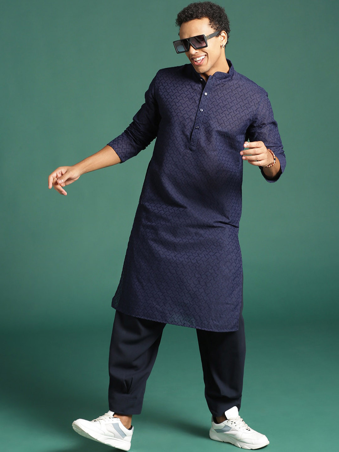 

Sangria Ethnic Motifs Chikankari Mandarin Collar Long Sleeve Cotton Kurta, Blue