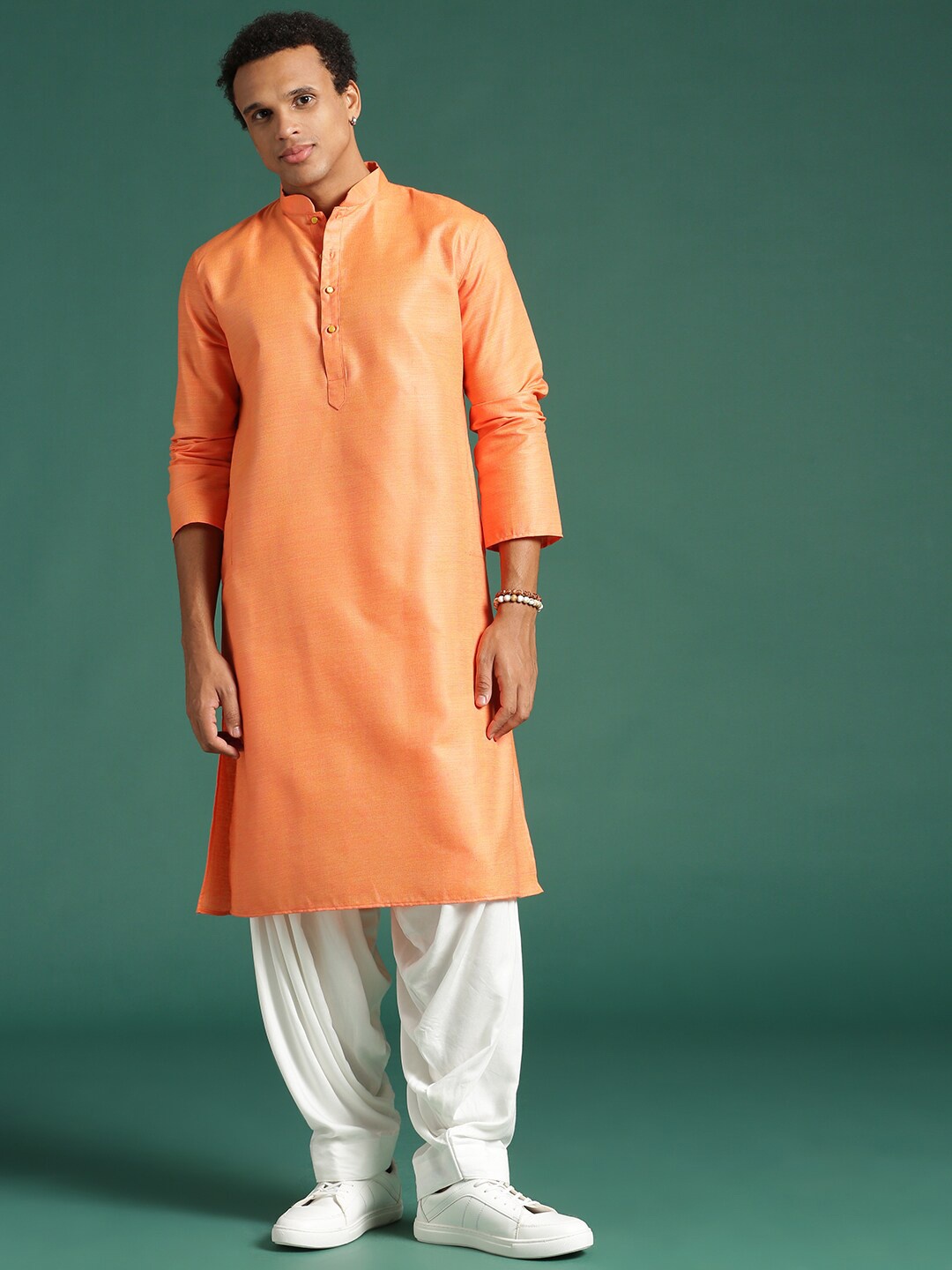 

Sangria Mandarin Collar Cotton Straight Kurta, Orange