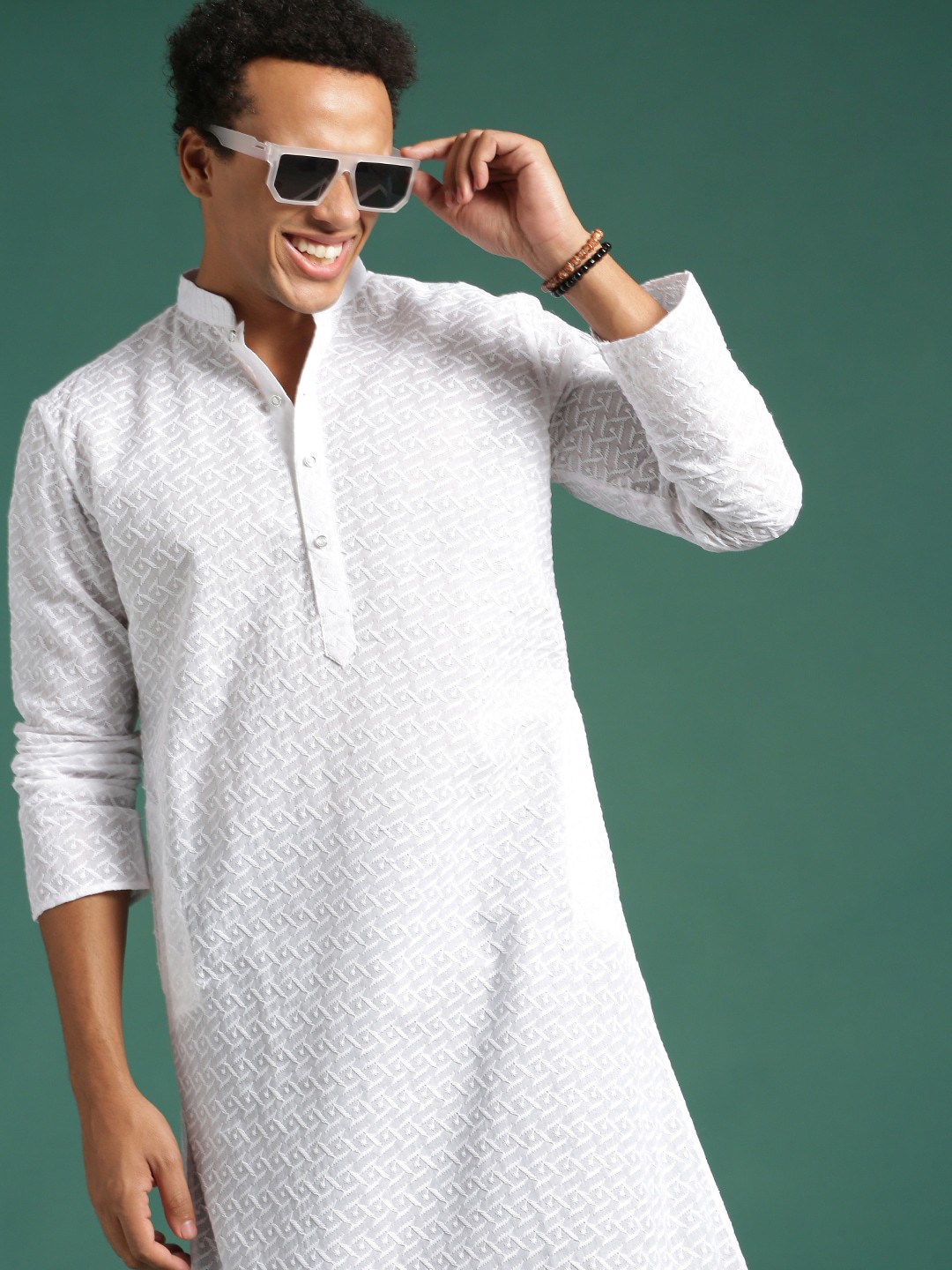 

Sangria White Geometric Embroidered Cotton Mandarin Collar Chikankari Straight Kurtas