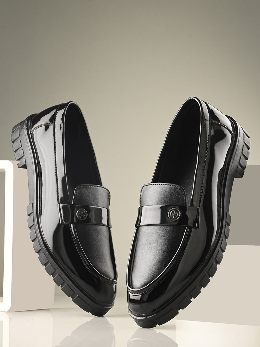 

HERE&NOW Men Black PU Loafers