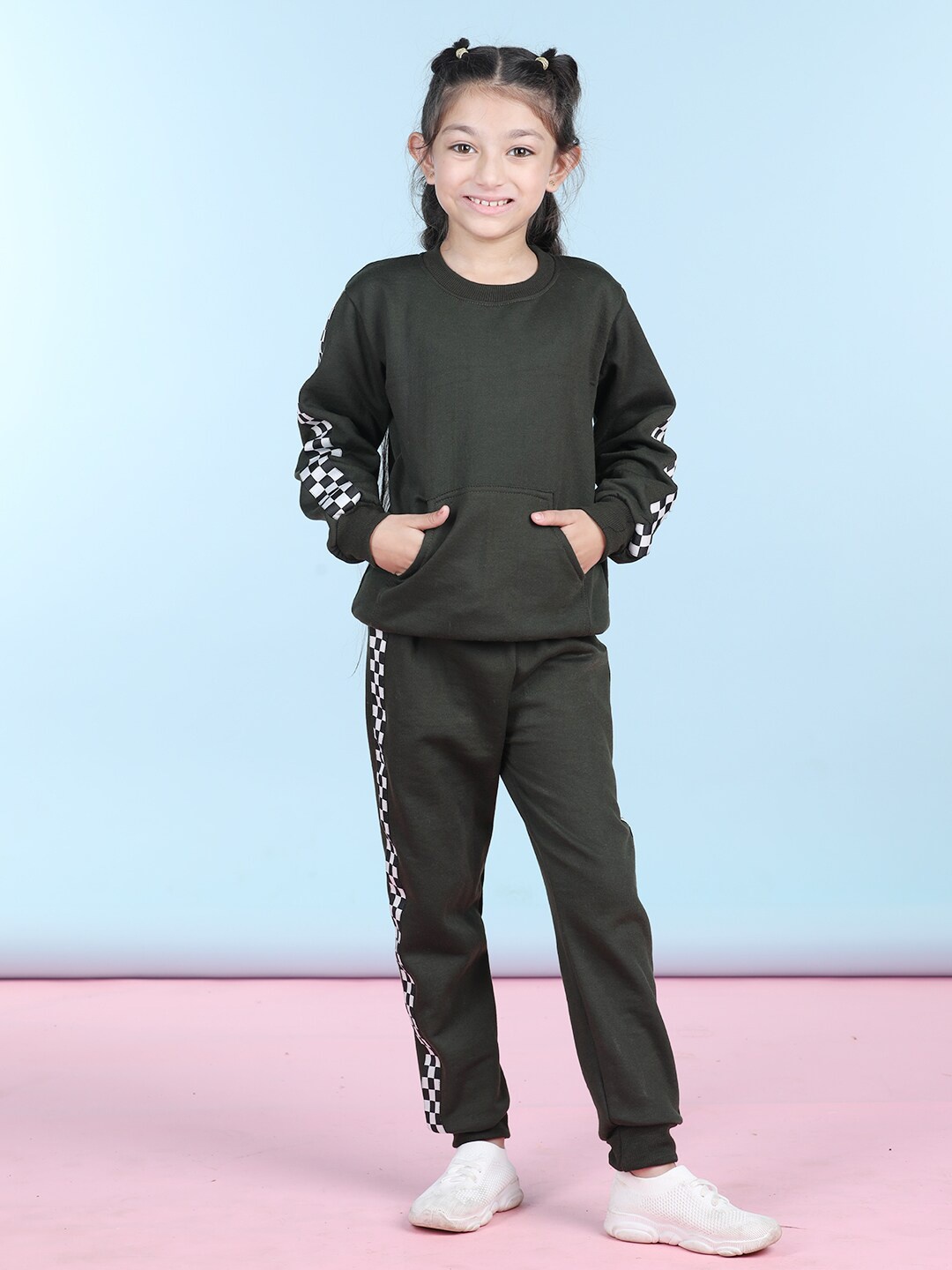 

Cutiekins Girls Round Neck Fleece Sweatshirt With Trackpant, Green