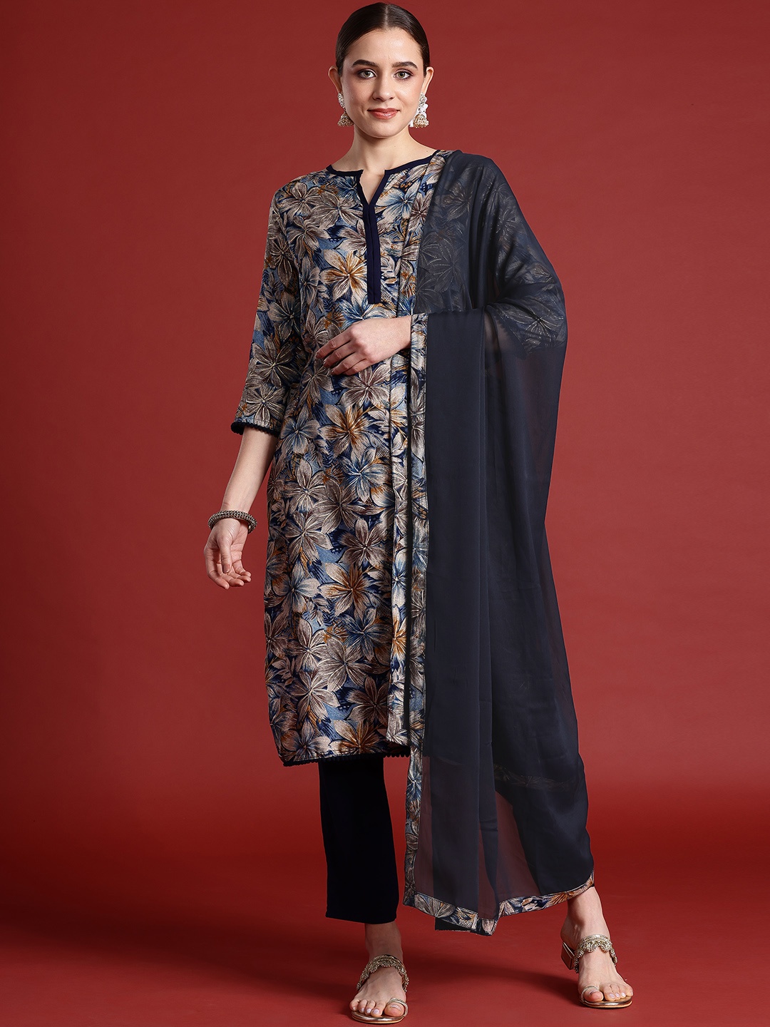 

Anouk Floral Printed Kurta with Trousers & Dupatta, Navy blue