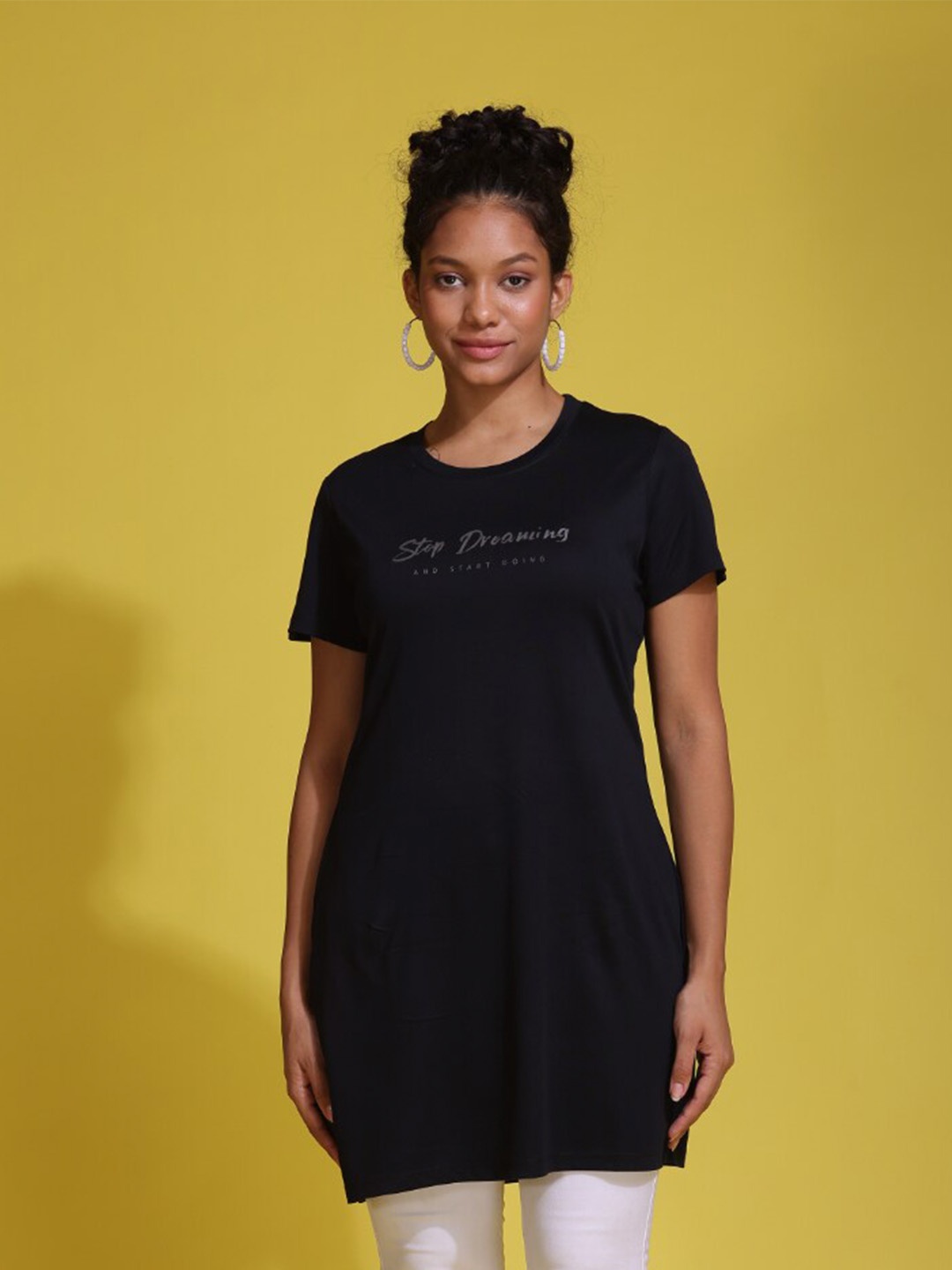 

TITTLI Typography Printed Round Neck Longline T-shirt, Black