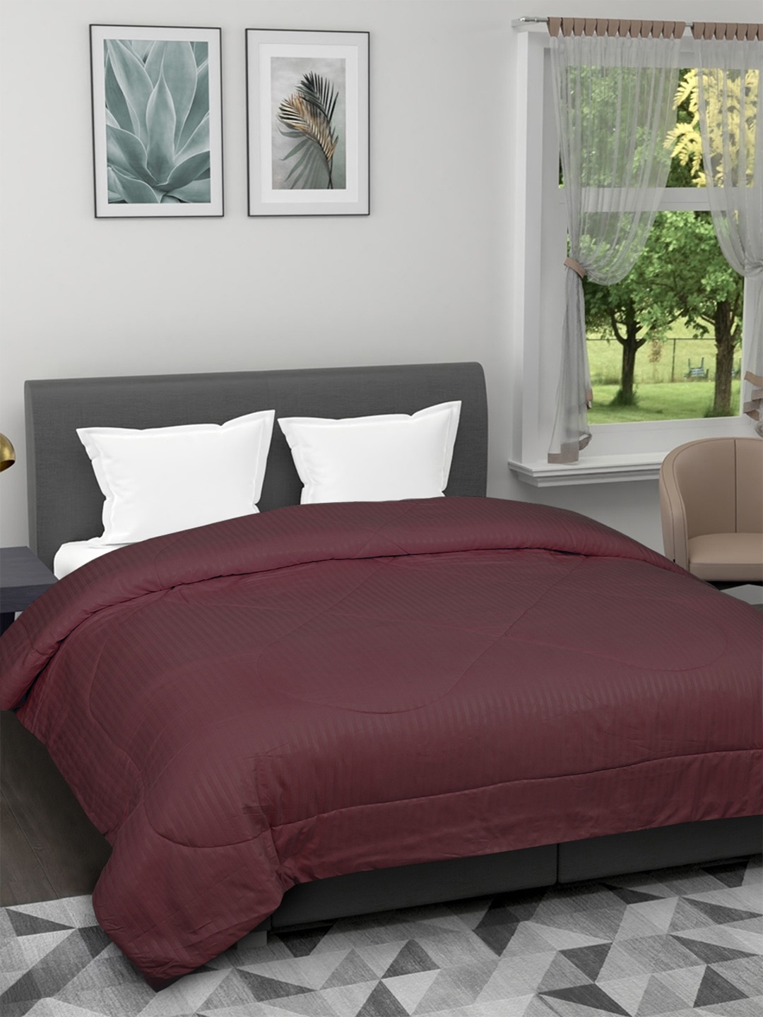 

ROMEE Maroon Geometric Microfiber AC Room 150 GSM Reversible Double Bed Comforter