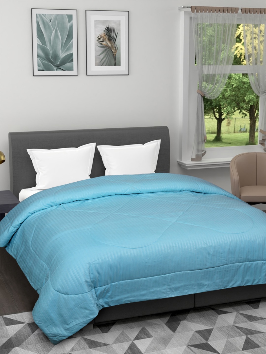 

ROMEE Blue Geometric Microfiber AC Room 150 GSM Reversible Double Bed Comforter