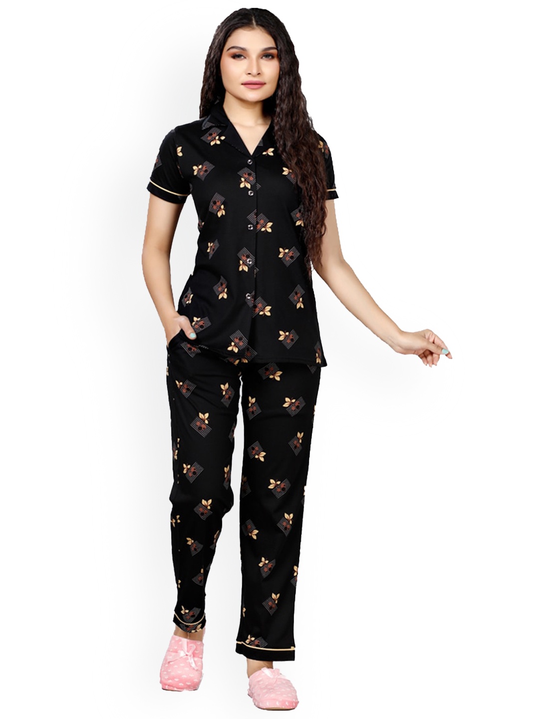 

Foxy Floral Printed Pure Cotton Night suit, Black