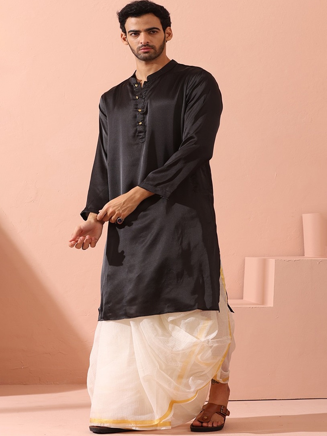 

Swtantra Men Black Satin Kurta