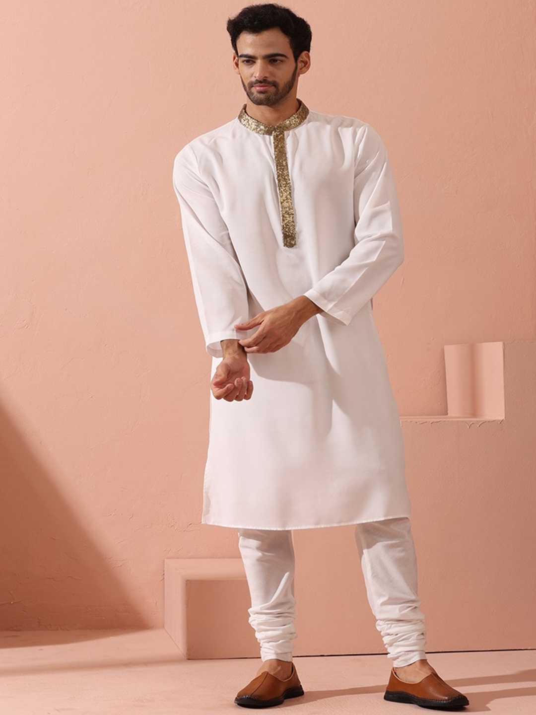 

Swtantra Mandarin Collar Sequinned Straight Satin Kurta, White