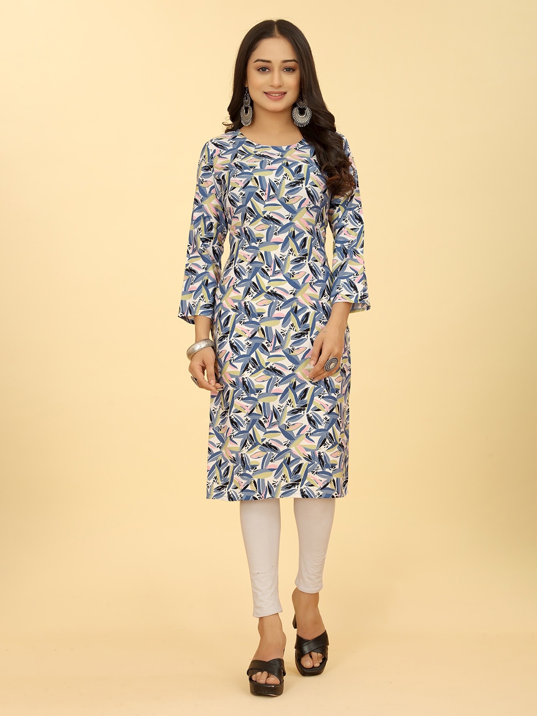 

SAKSHIPRIYA Floral Printed Straight Crepe Kurta, White