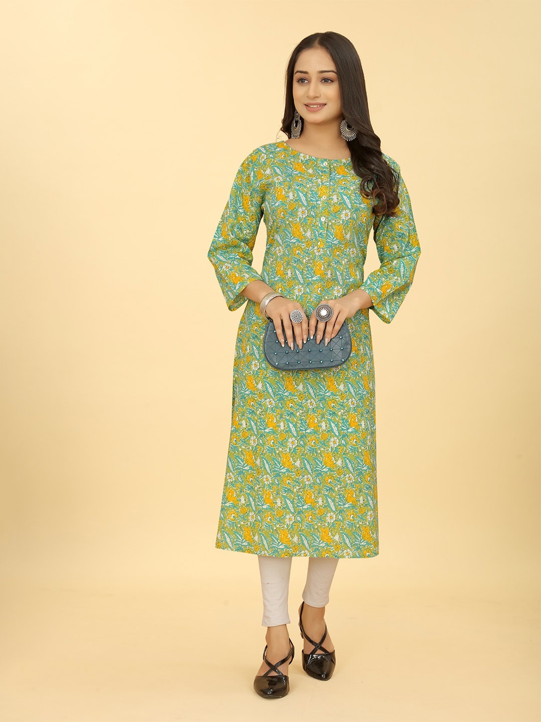 

SAKSHIPRIYA Floral Printed Straight Kurtas, Green