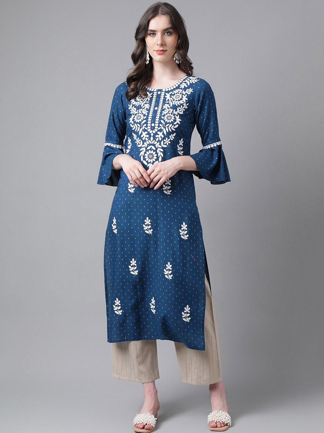 

PURVIJA KURTIES Embroidered Round Neck Straight Kurta, Blue