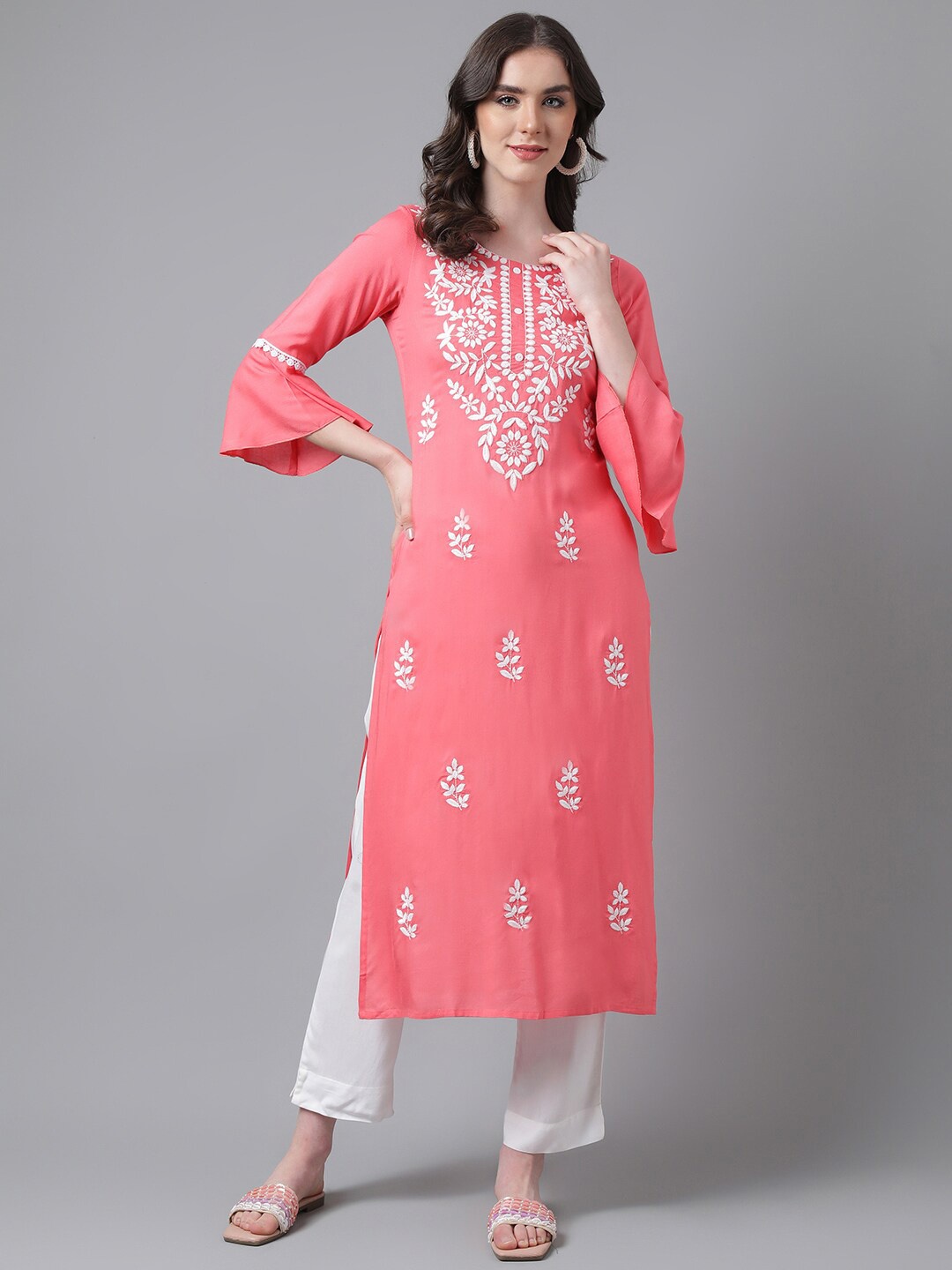 

PURVIJA KURTIES Floral Embroidered Thread Work Straight Kurta, Peach