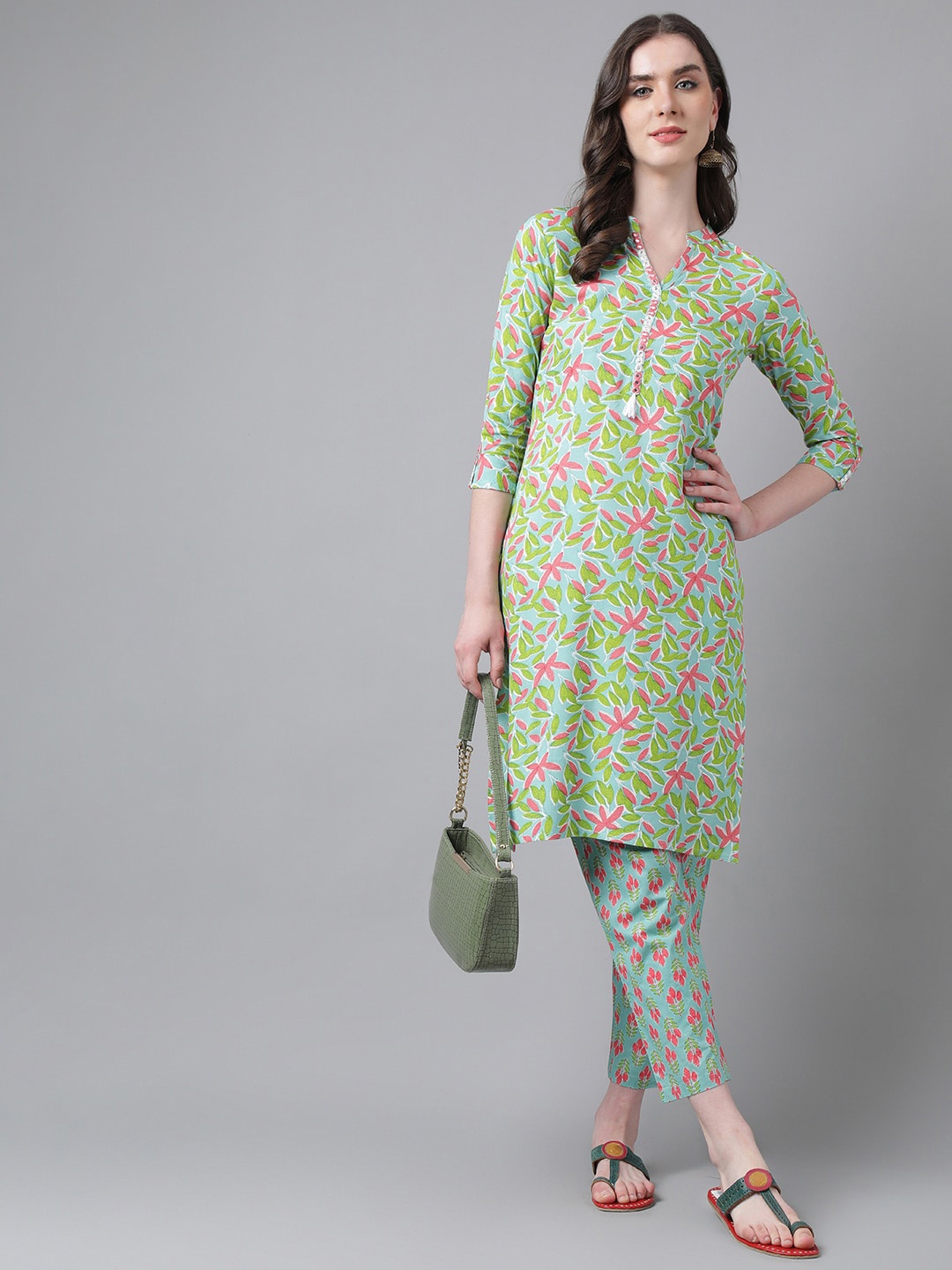 

PURVIJA KURTIES Floral Printed Kurta With Palazzos, Green