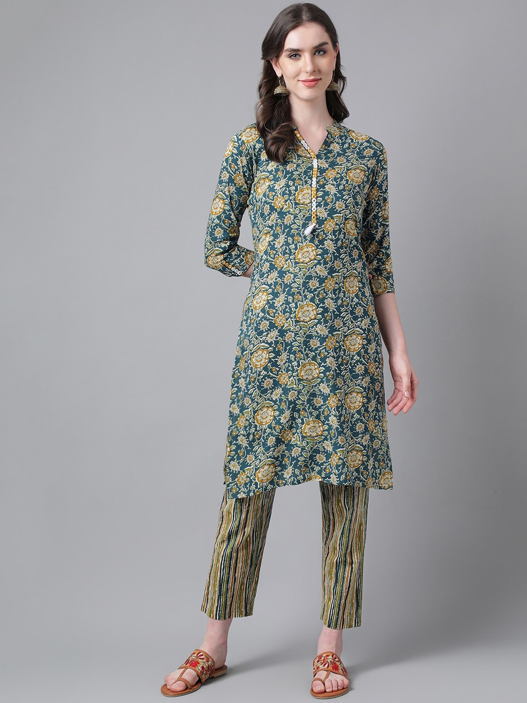 

PURVIJA KURTIES Floral Printed Kurta With Palazzos, Green