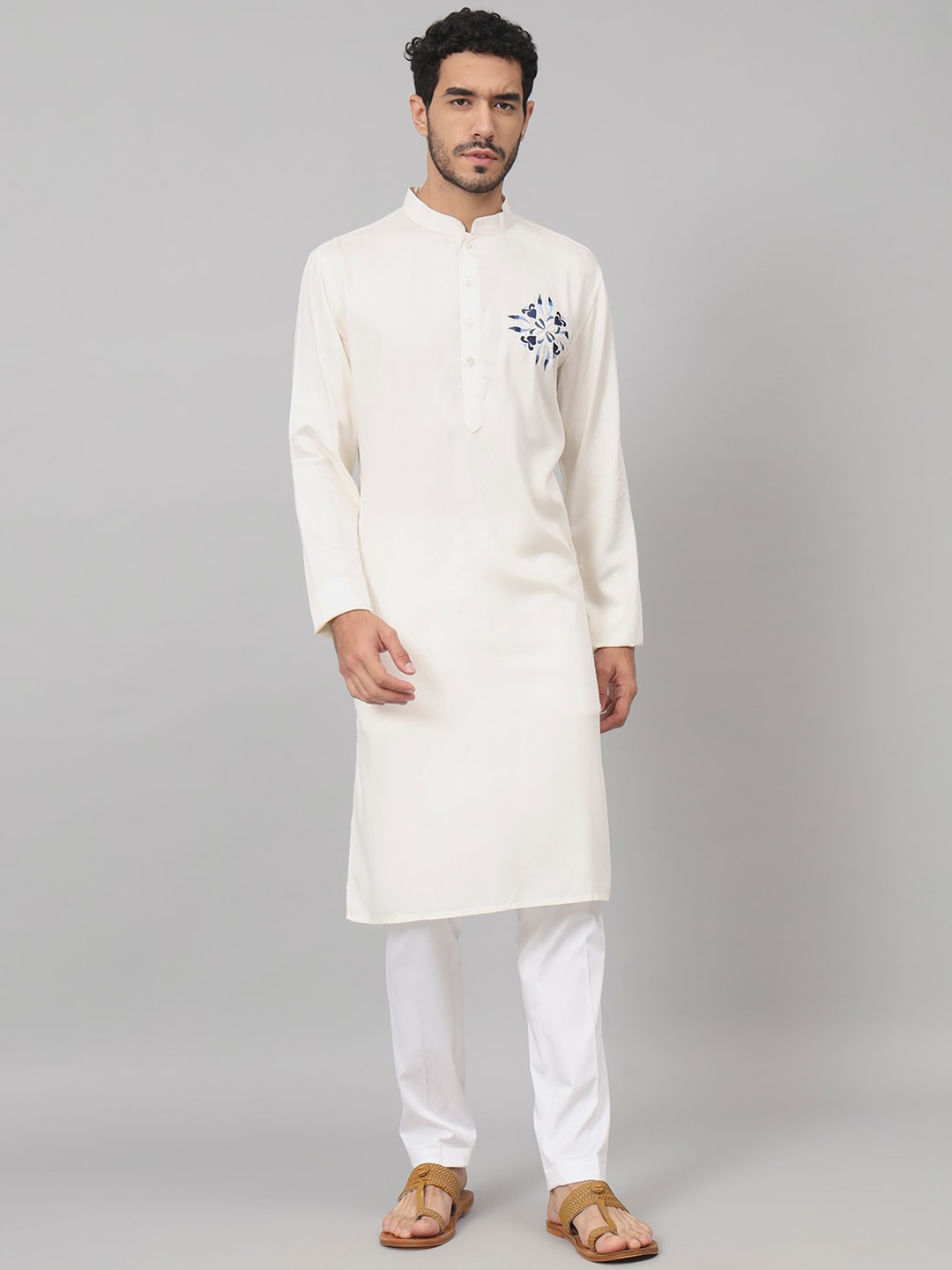 

HILO DESIGN Ethnic Motifs Embroidered Straight Kurta, Off white