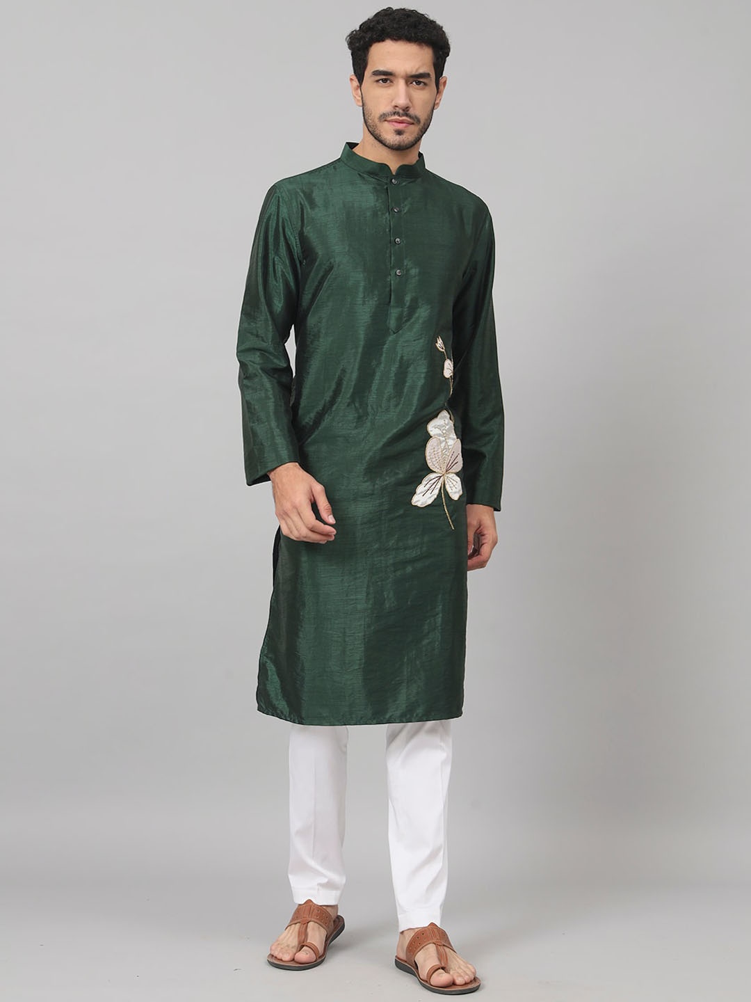 

HILO DESIGN Floral Embroidered Mandarin Collar Cotton Silk Straight Kurta, Green