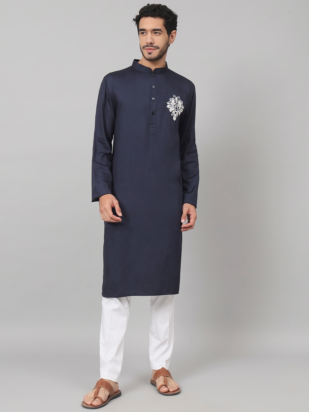 

HILO DESIGN Ethnic Motifs Embroidered Straight Kurta, Navy blue