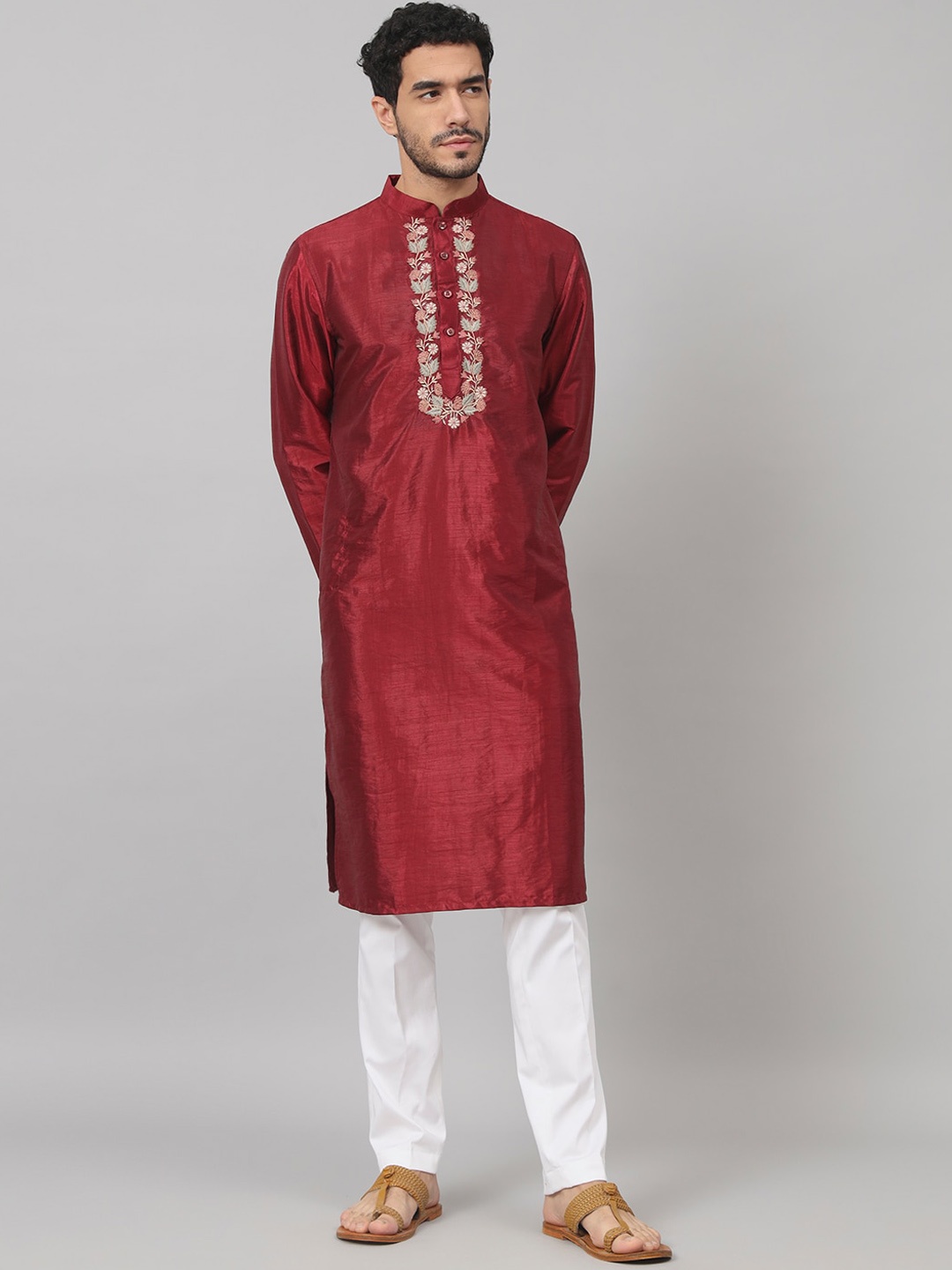 

HILO DESIGN Floral Yoke Design Straight Kurta, Maroon