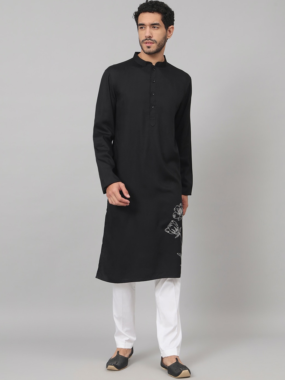 

HILO DESIGN Ethnic Motifs Embroidered Mandarin Collar Kurta, Black