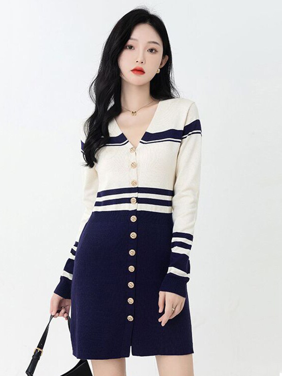 

StyleCast Blue Striped V-Neck Long Sleeves Sheath Dress