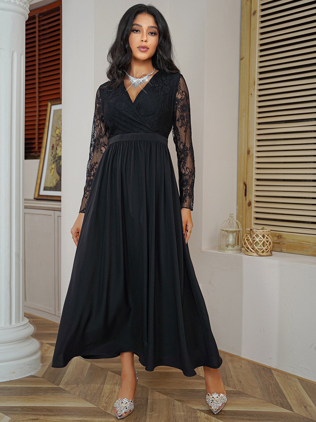 

StyleCast Black V-Neck Gathered A-Line Maxi Dress