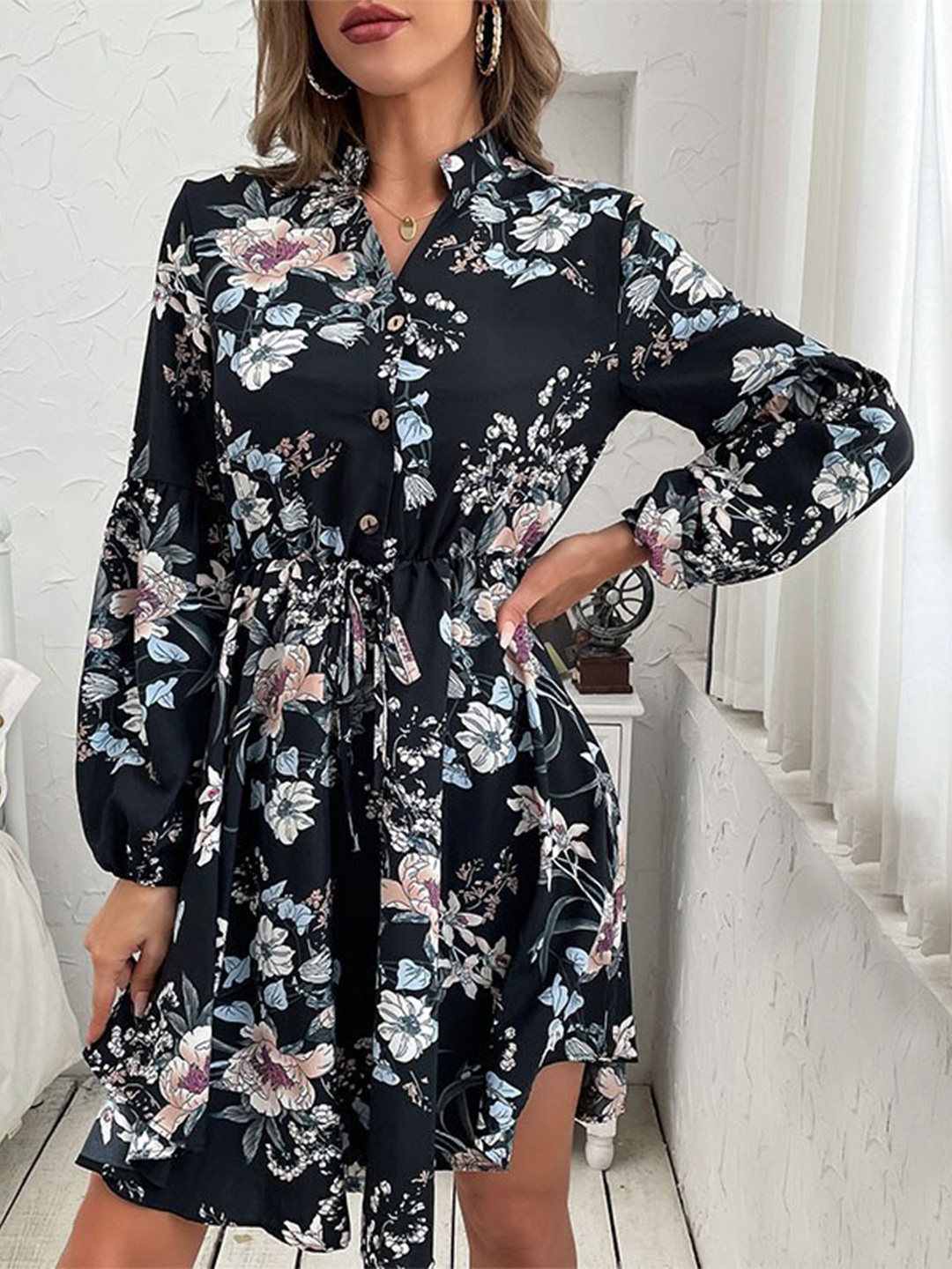 

StyleCast Black Floral Printed Cuffed Sleeves Fit & Flare Dress