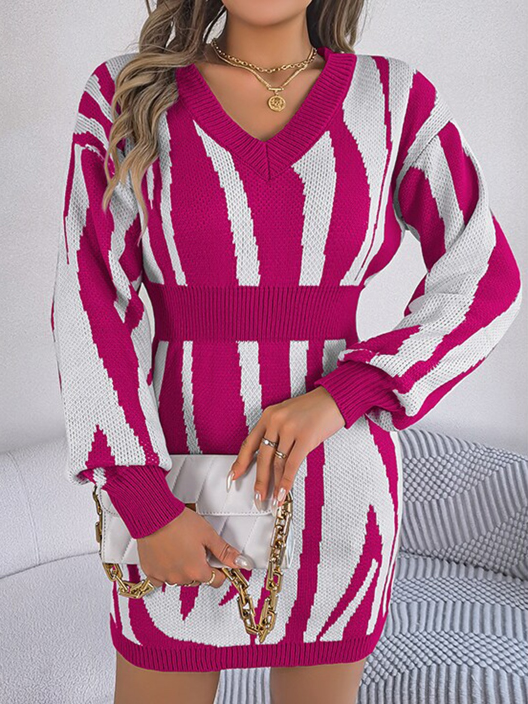

StyleCast Fuchsia V-Neck Abstract Printed Acrylic Sheath Mini Dress