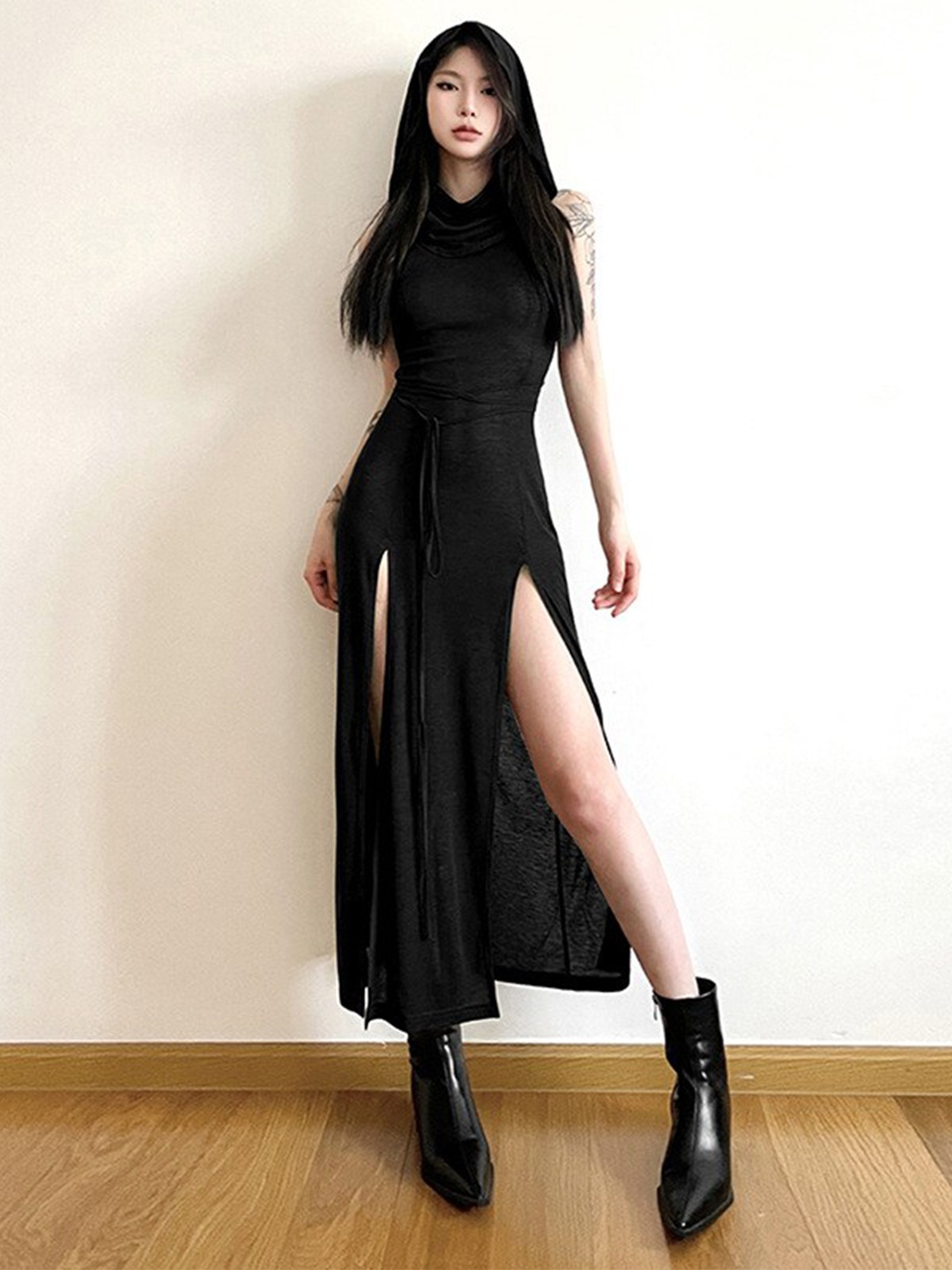 

StyleCast Black High Neck Sleeveless Cut-Outs Detail Fit & Flare Maxi Dress