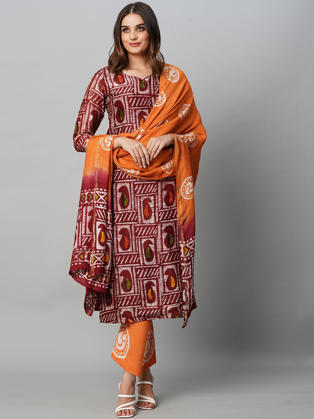 

KALINI Ethnic Motifs Printed Sweetheart Neck Straight Kurta With Trousers & Dupatta, Maroon