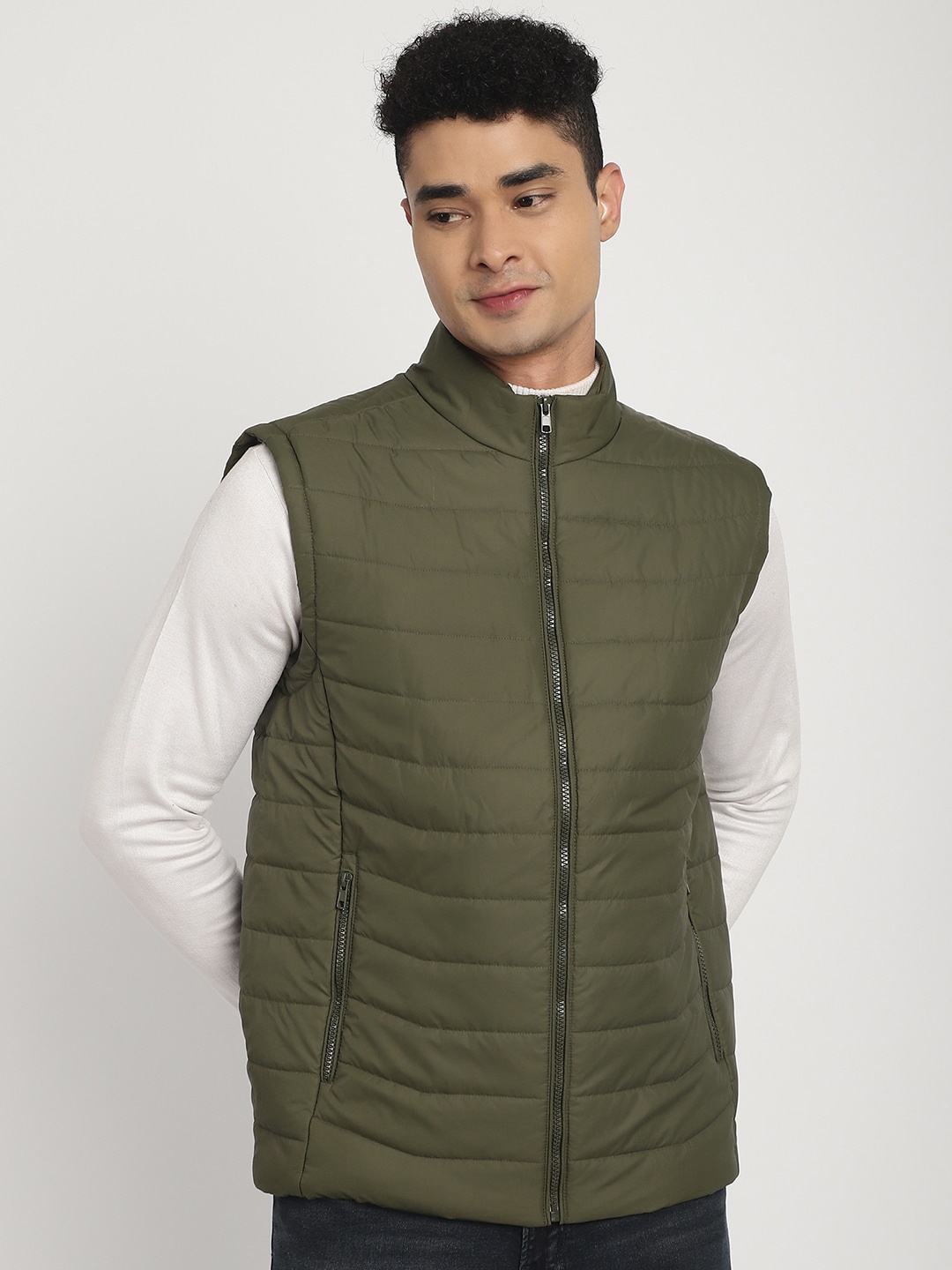 

HOUSE OF VEDAS Mock Collar Sleeveless Lightweight Quilted Jacket, Olive