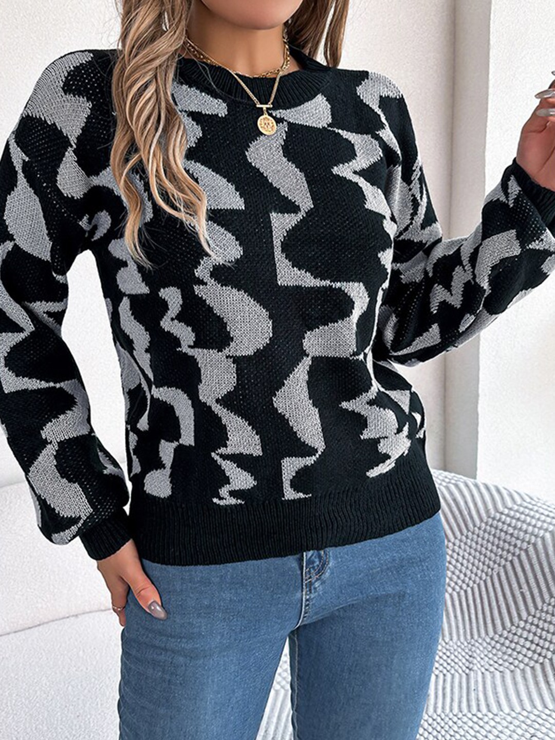 

StyleCast Grey Abstract Printed Ribbed Acrylic Pullover