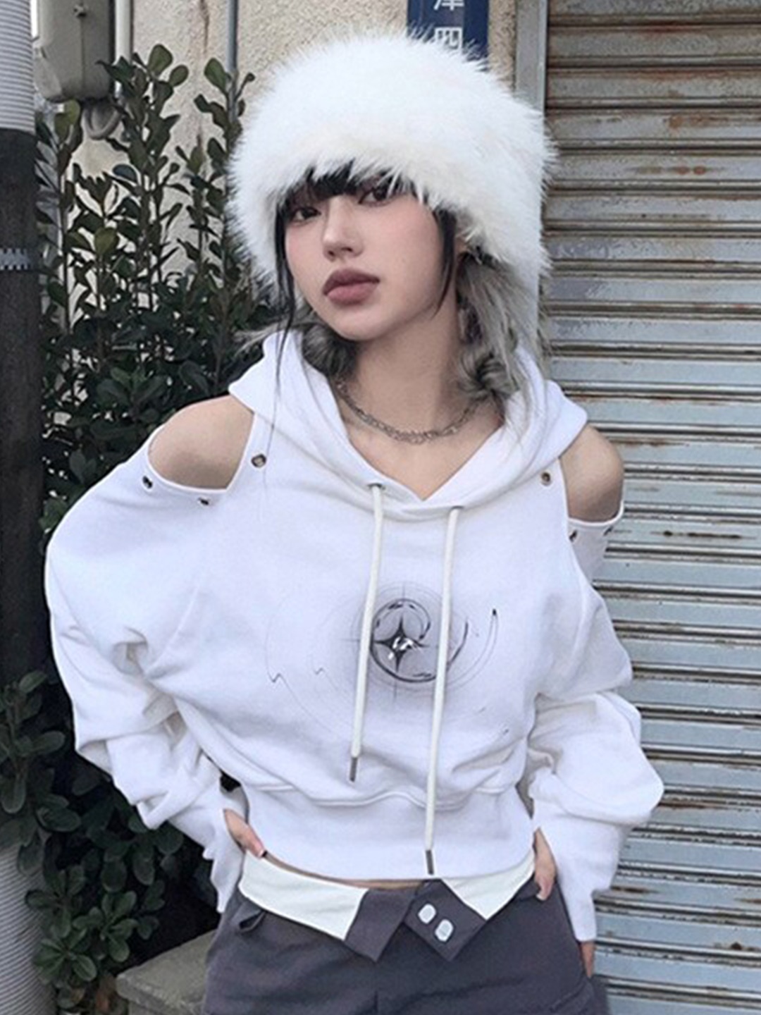 

StyleCast Graphic Printed Cold-Shoulder Hooded Pullover, White