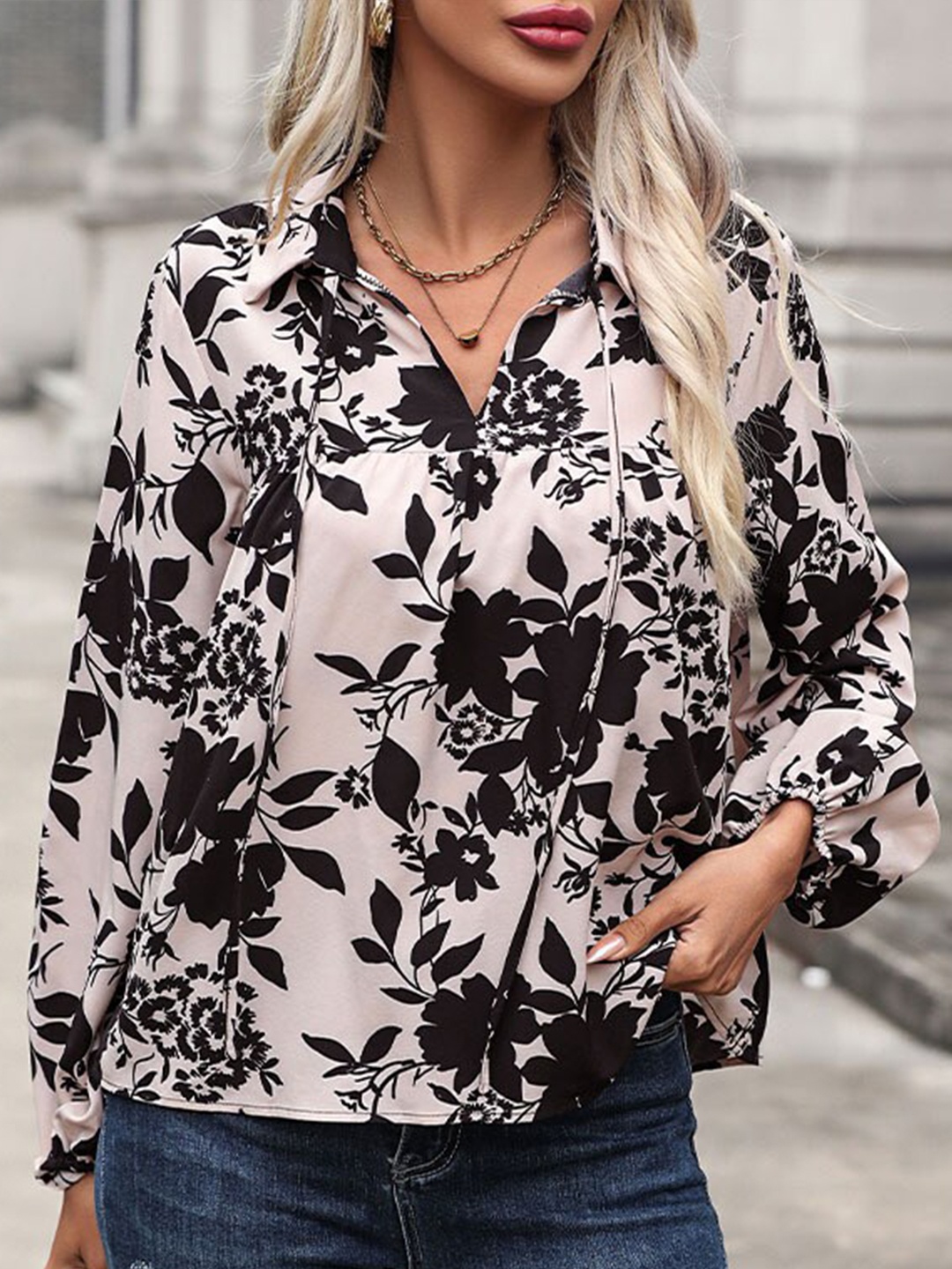 

StyleCast Beige Floral Printed Puff Sleeves Georgette Top