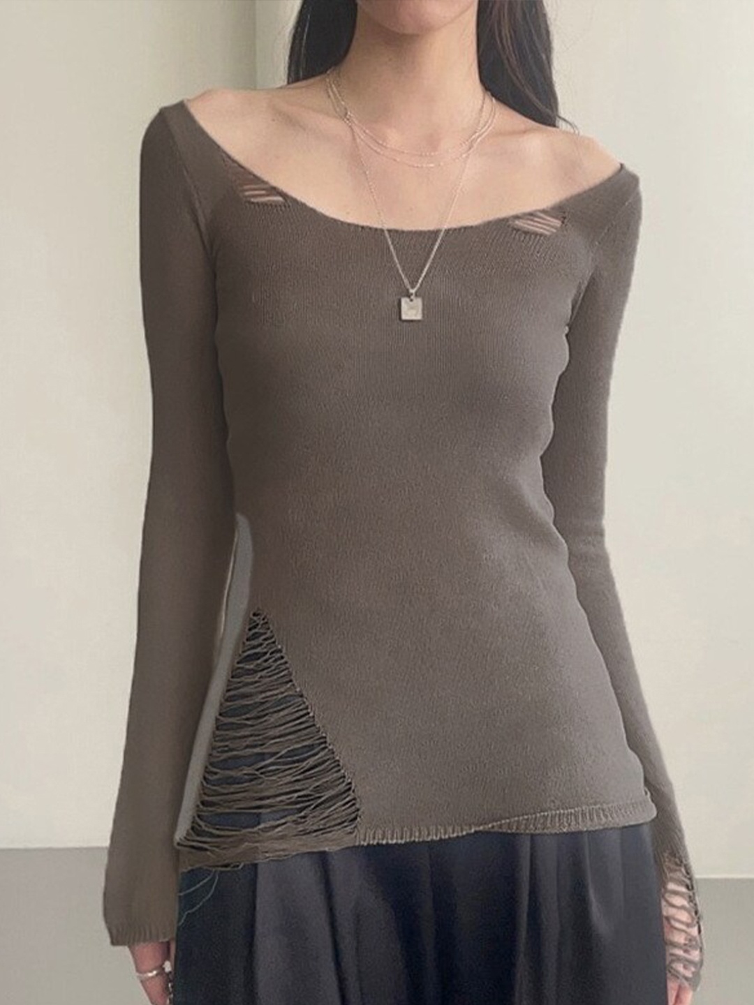 

StyleCast Grey Boat Neck Long Sleeves Cut-Outs Top