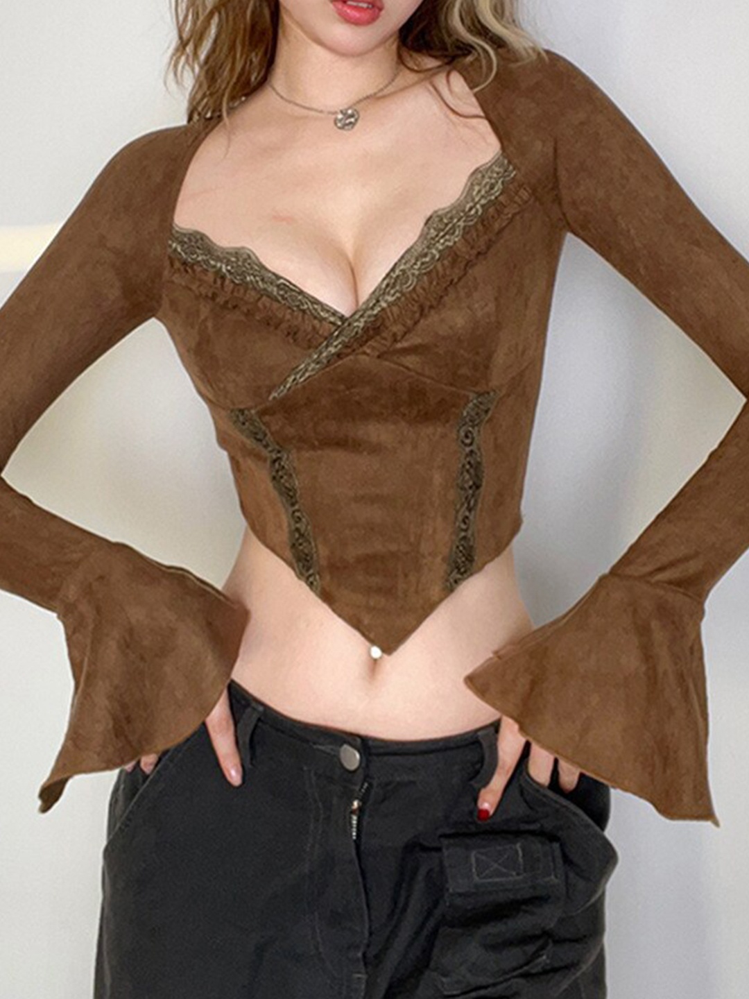 

StyleCast Brown V-Neck Extended Sleeves Fitted Crop Top