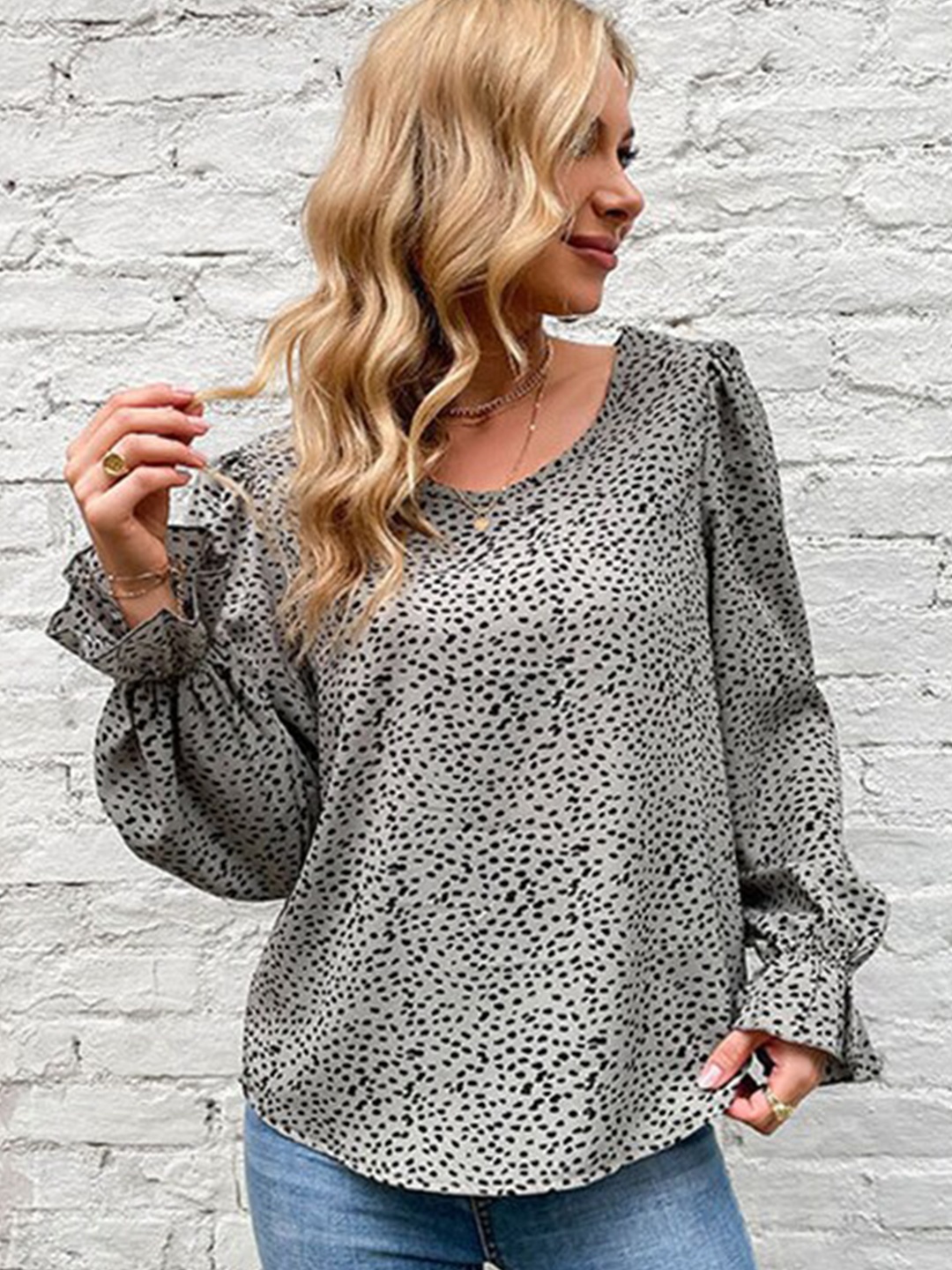 

StyleCast Grey Abstract Printed Puff Sleeves Top