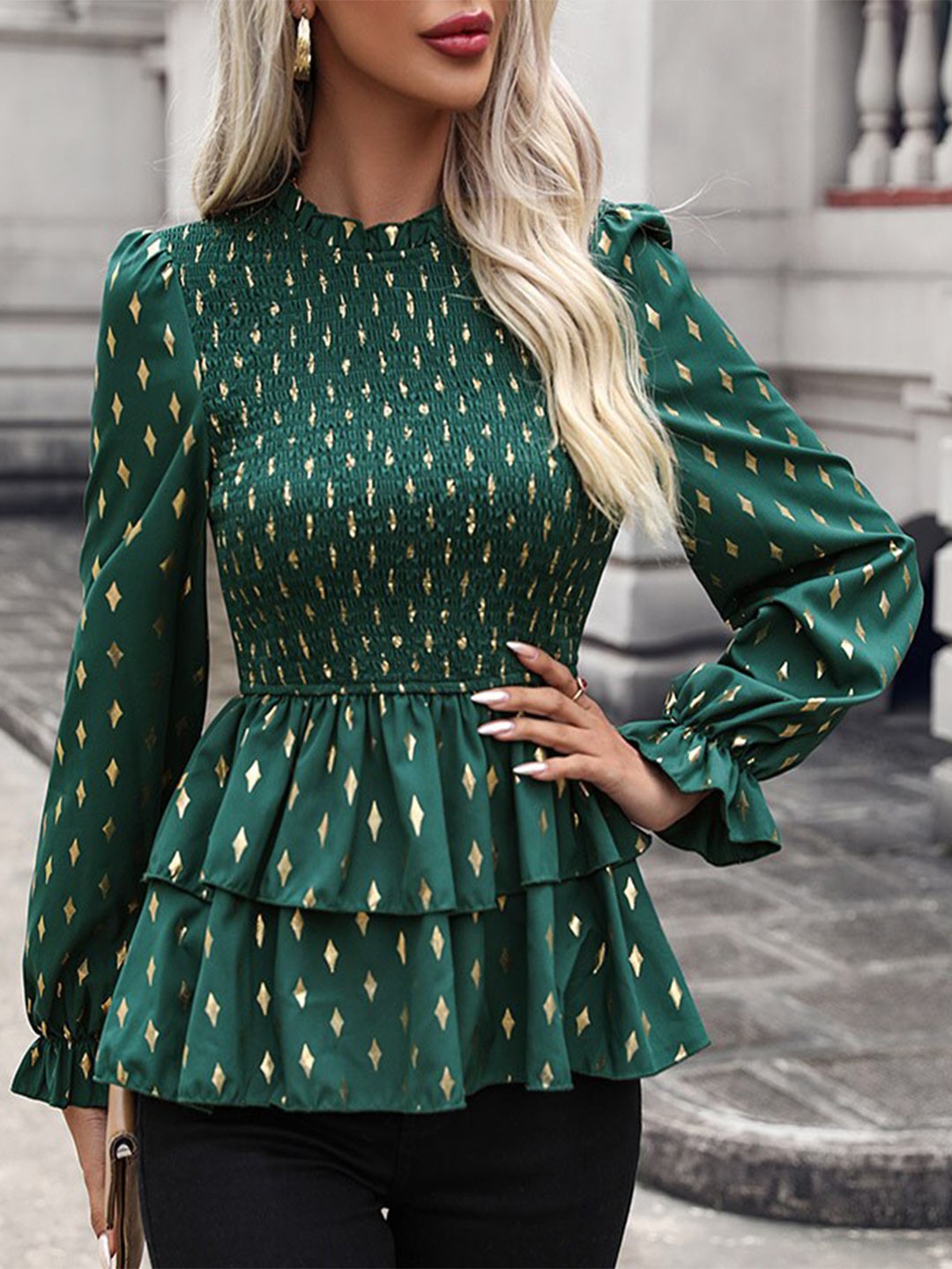 

StyleCast Green Geometric Printed Puff Sleeves Smocked Fit & Flare Top