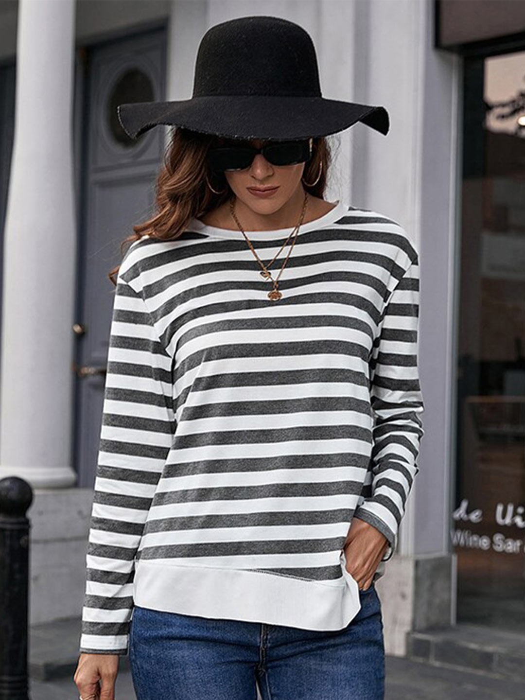 

StyleCast Grey & White Striped Long Sleeved Top