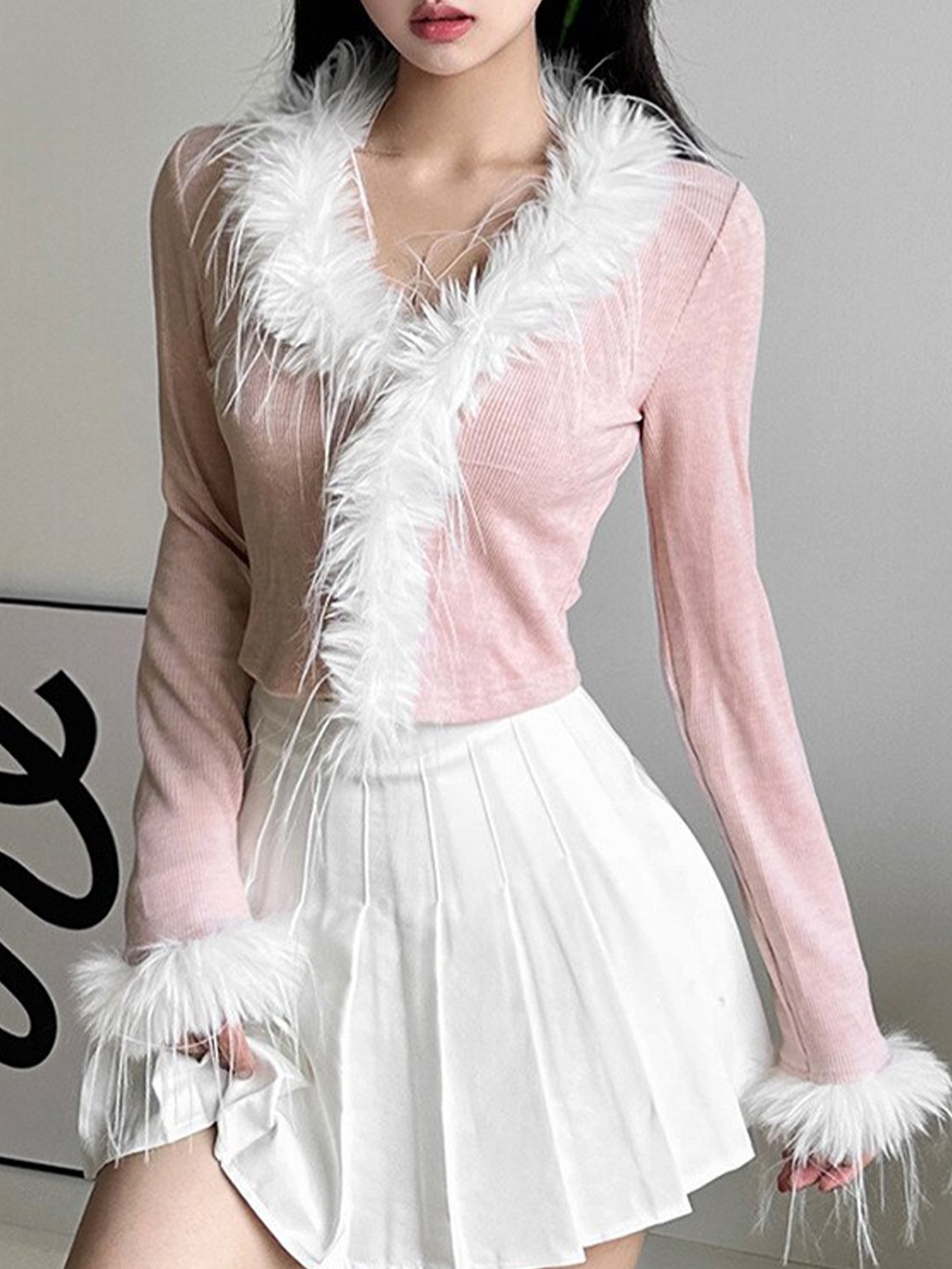 

StyleCast Pink Long Sleeves Chiffon Fur Crop Top