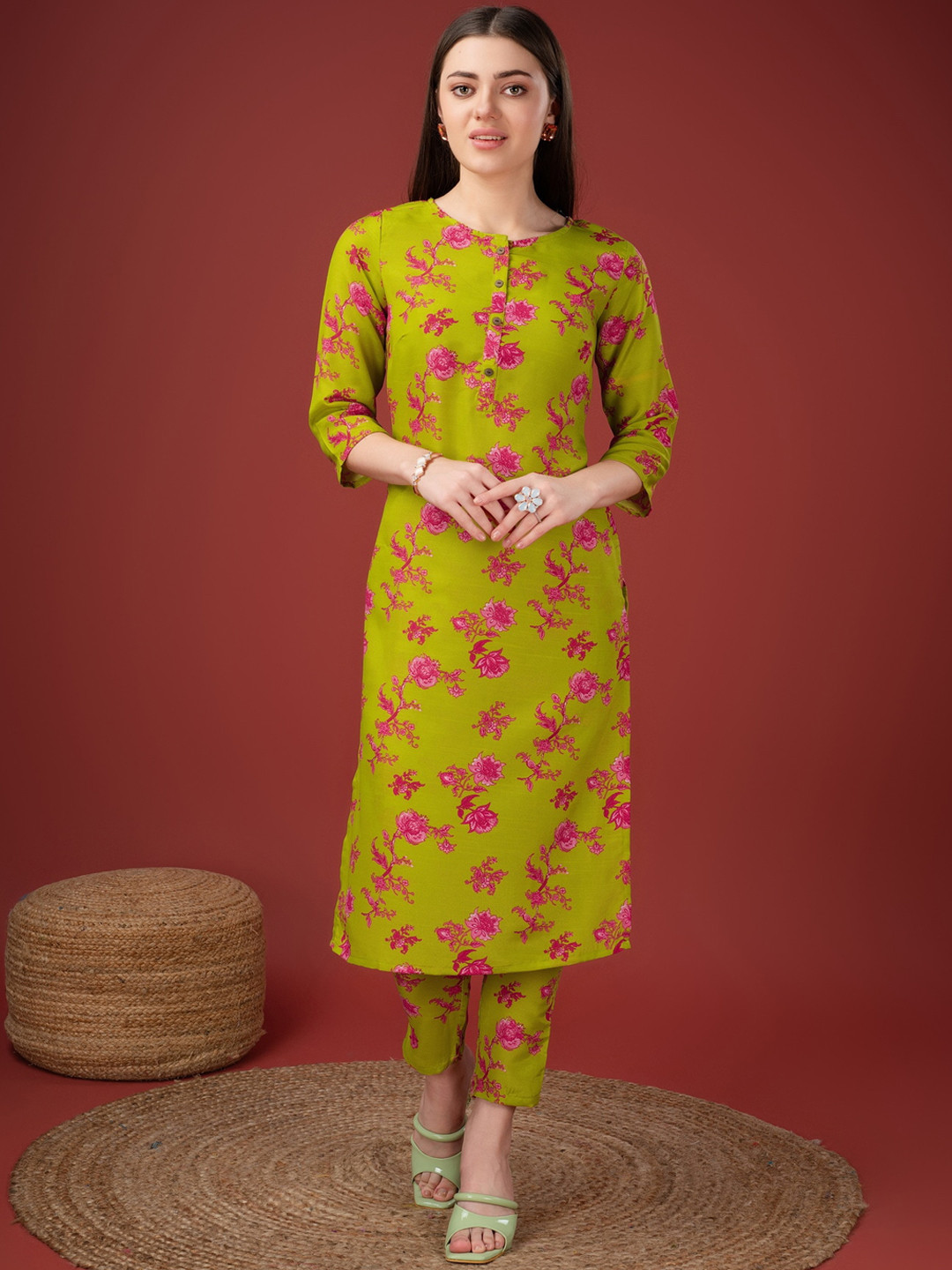 

soan Floral Printed Straight Kurta With Trouser, Green