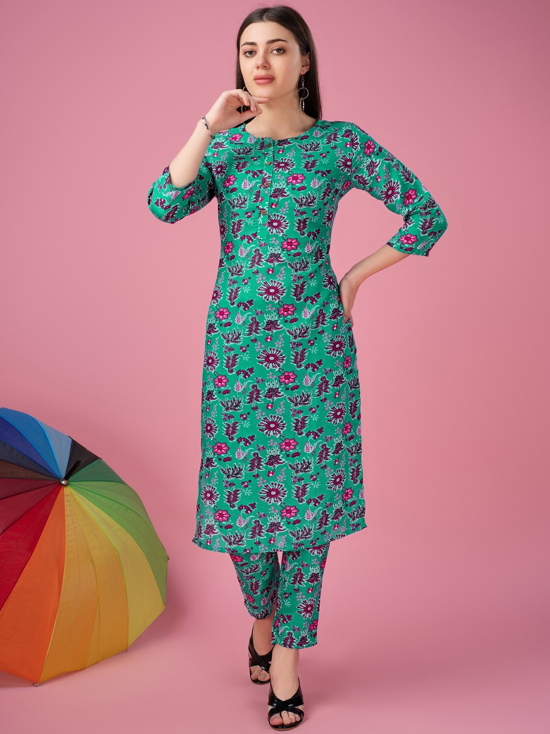 

soan Floral Printed Round Neck Regular Kurta With Trousers, Green