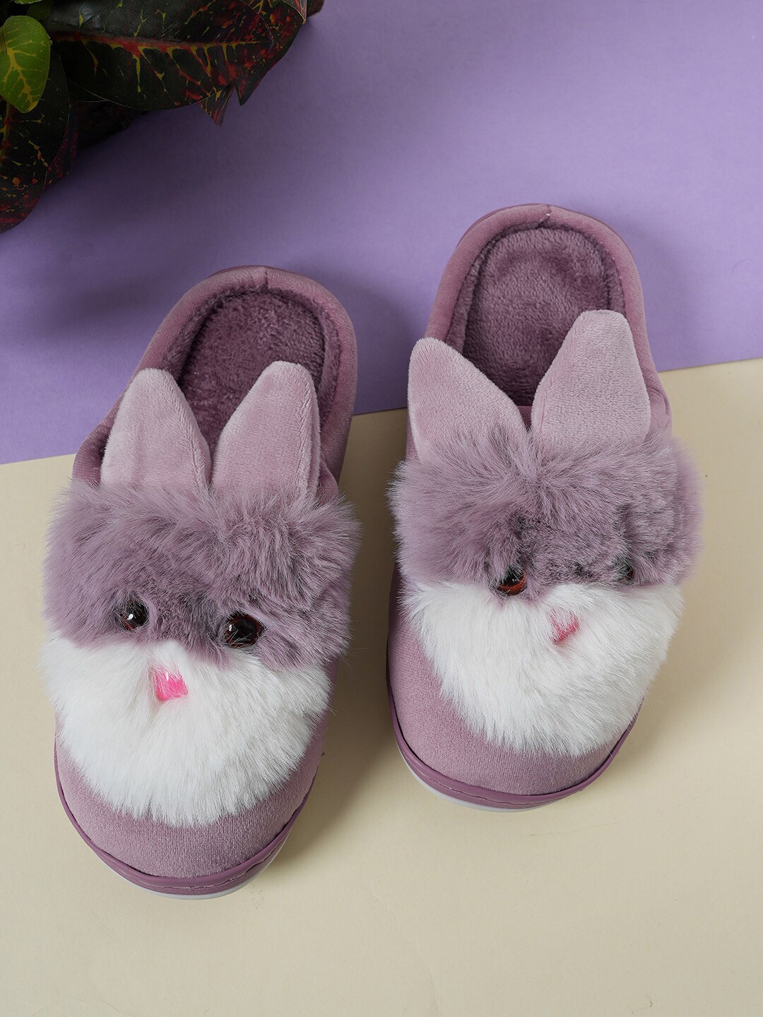 

SAPATOS Women Self Design Room Slippers, Purple
