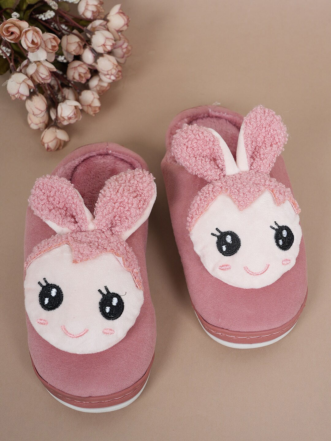 

SAPATOS Women Self Design Room Slippers, Peach