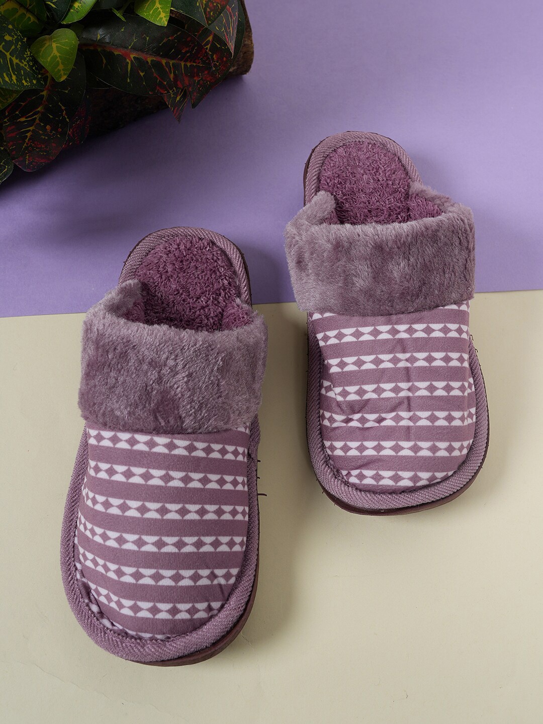

SAPATOS Unisex Printed Fur Room Slippers, Purple