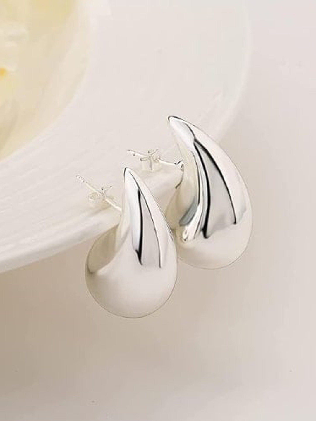 

ISHKAARA Stainless Steel Studs Earrings, Silver