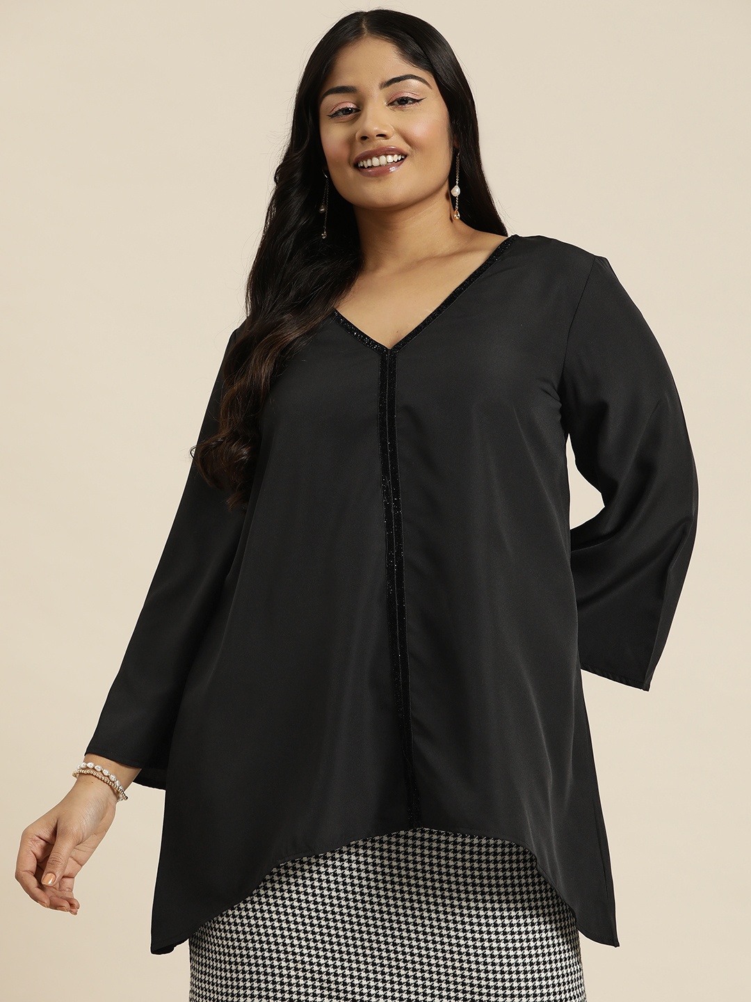 

Qurvii+ Plus Size Crepe Longline Top, Black