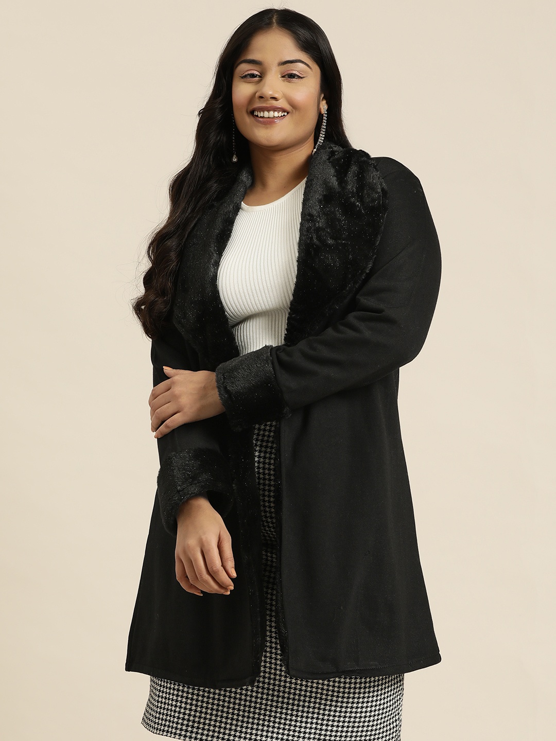 

Qurvii+ Plus Size Front-Open Overcoat with Faux Fur Trim, Black