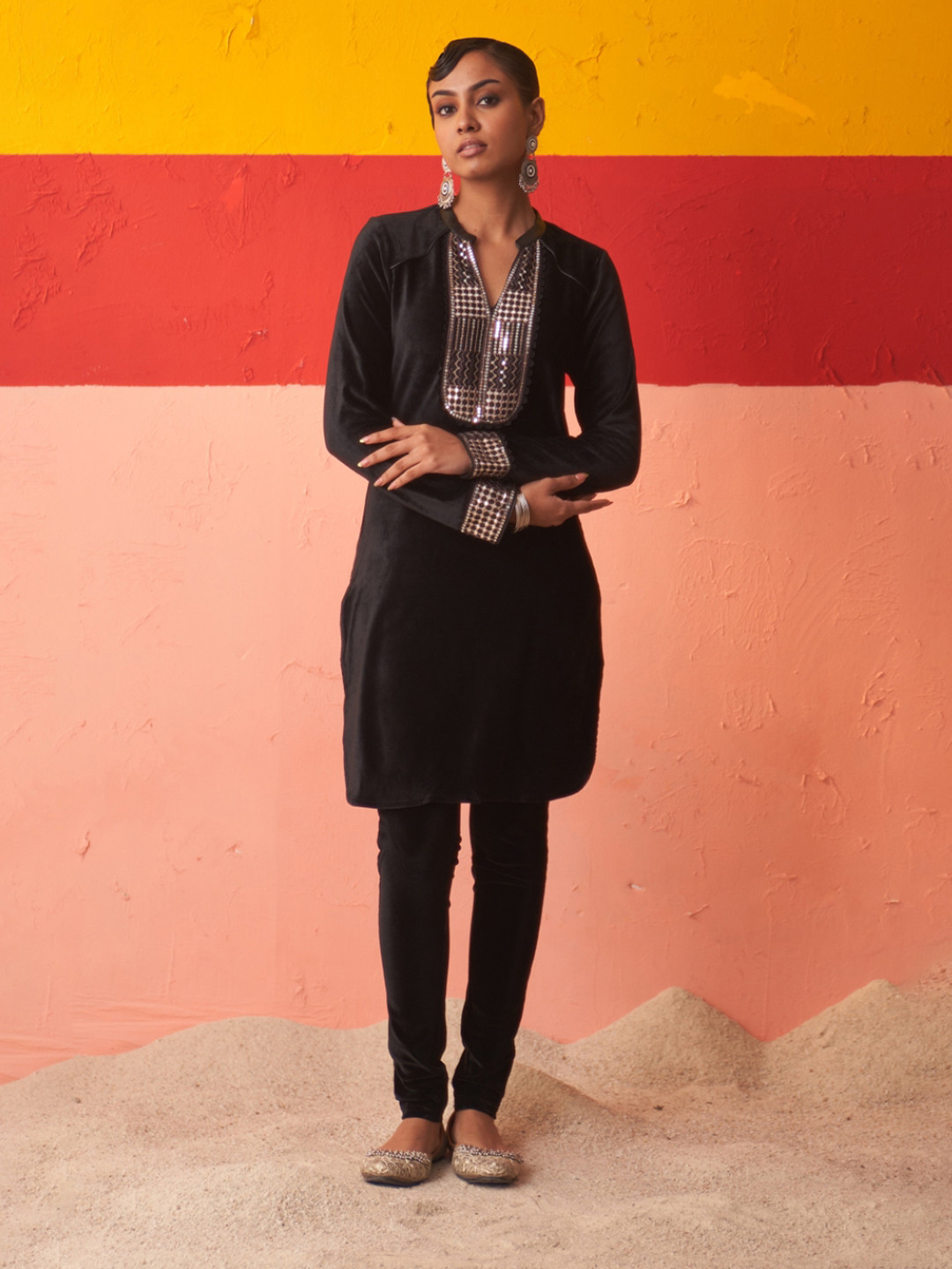 

Lakshita Ethnic Motifs Embroidered Mandarin Collar Sequined Velvet Kurta, Black