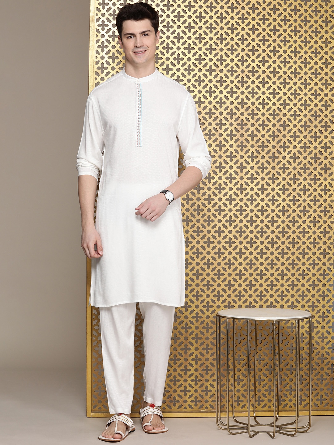 

House of Pataudi Self Design Embroidered Regular Jashn Kurta With Trousers, Off white