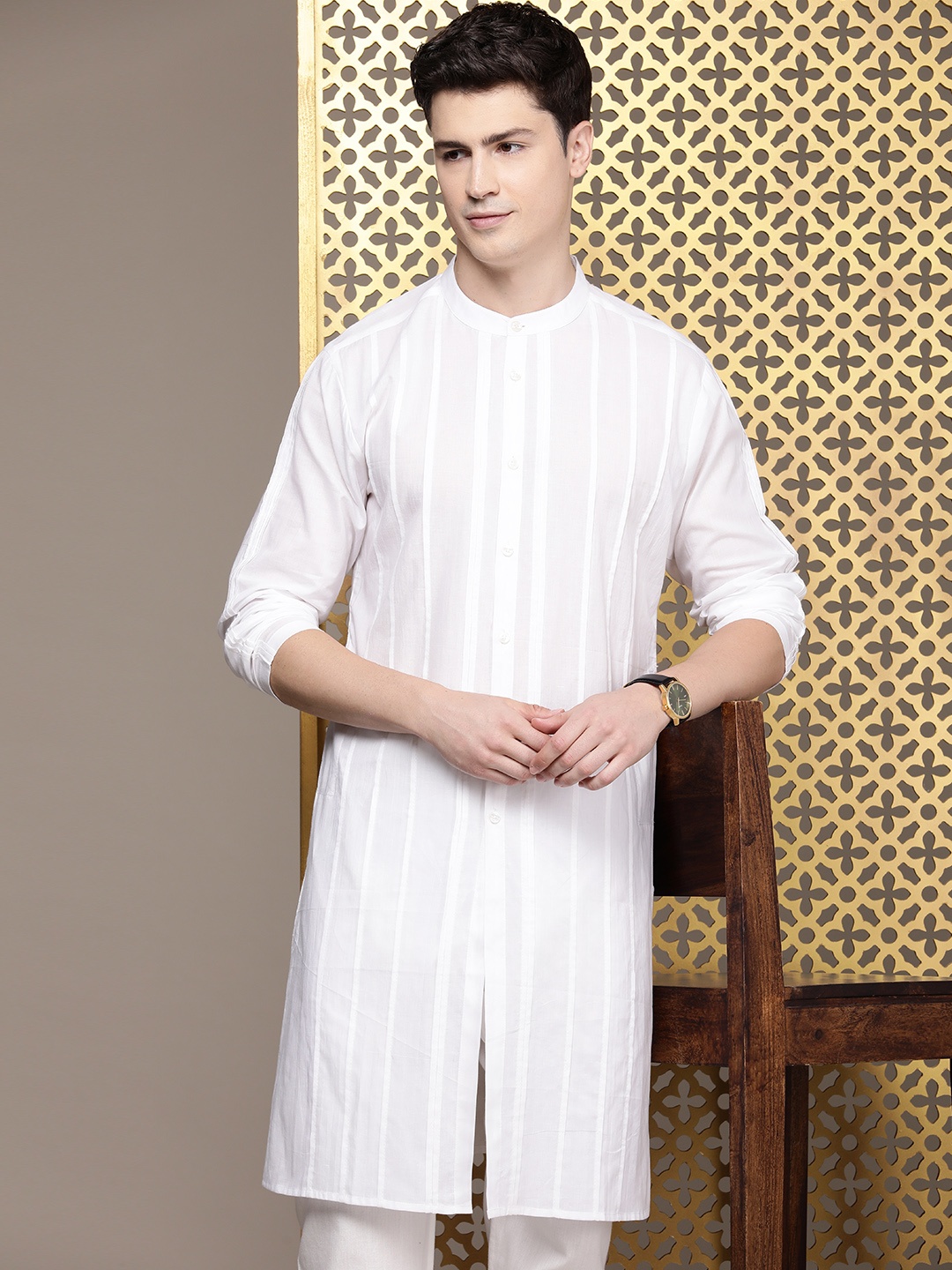 

House of Pataudi Solid Pleated-Detail Thread Work Jashn Pure Cotton Kurta, White